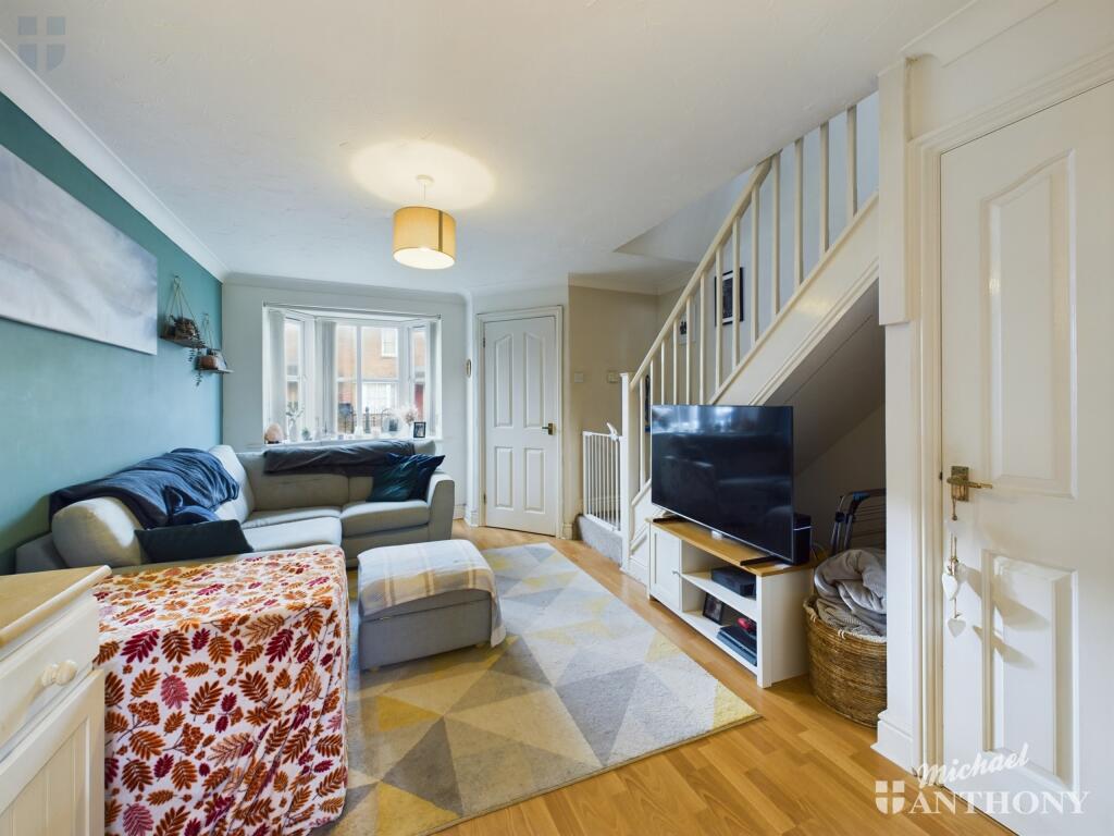 CAM03852G0-PR0176-STILL005