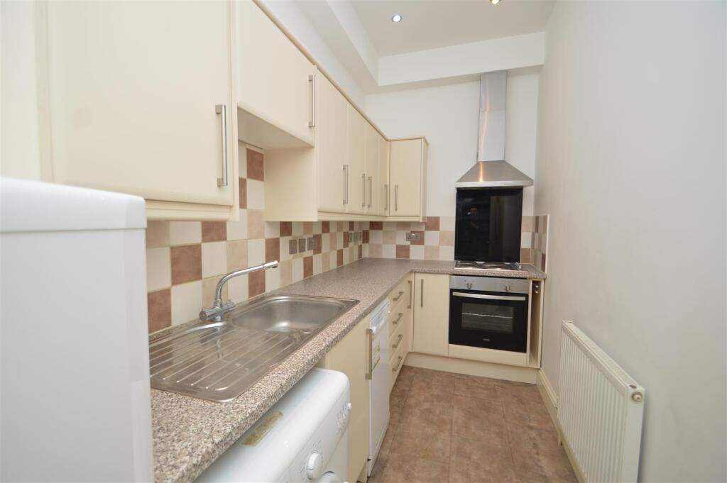 119 Chesterfield Road, Flat 2 (6).JPG