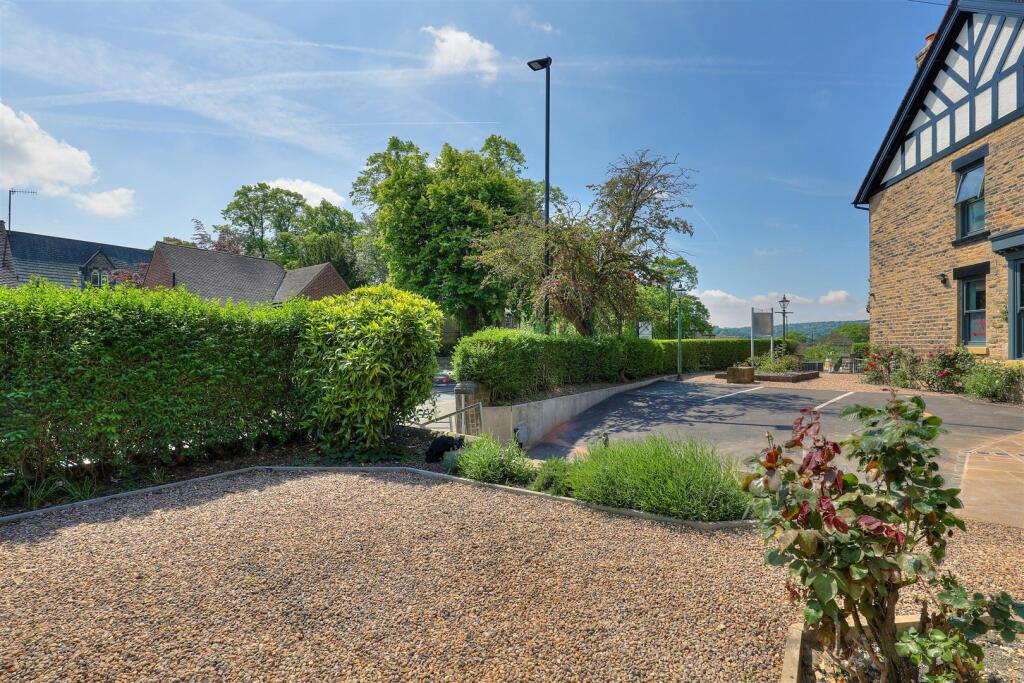 DW172489_90_92_tonemapped copy.jpg