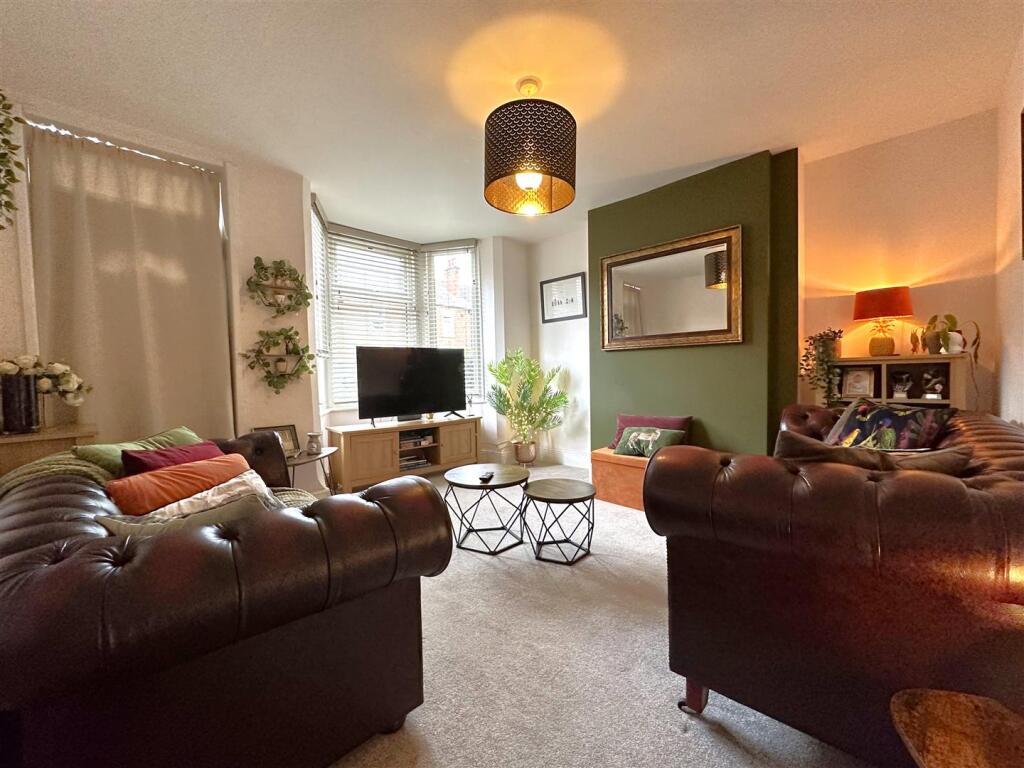 Lovely Lounge 211