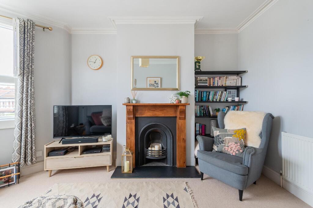 0S6RBN - Living Room A.jpg