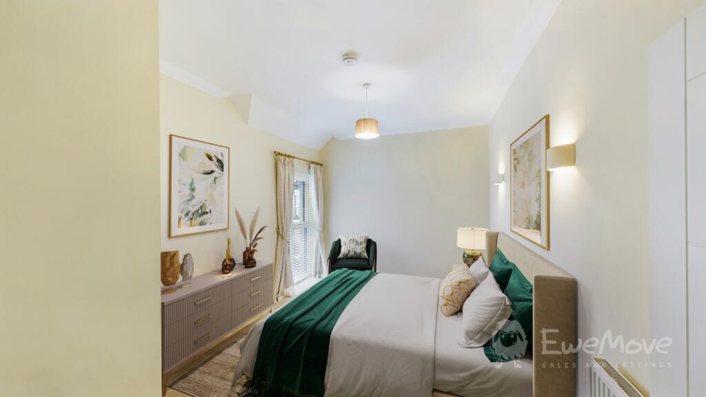 Spacious Double bedroom with views across the gard
