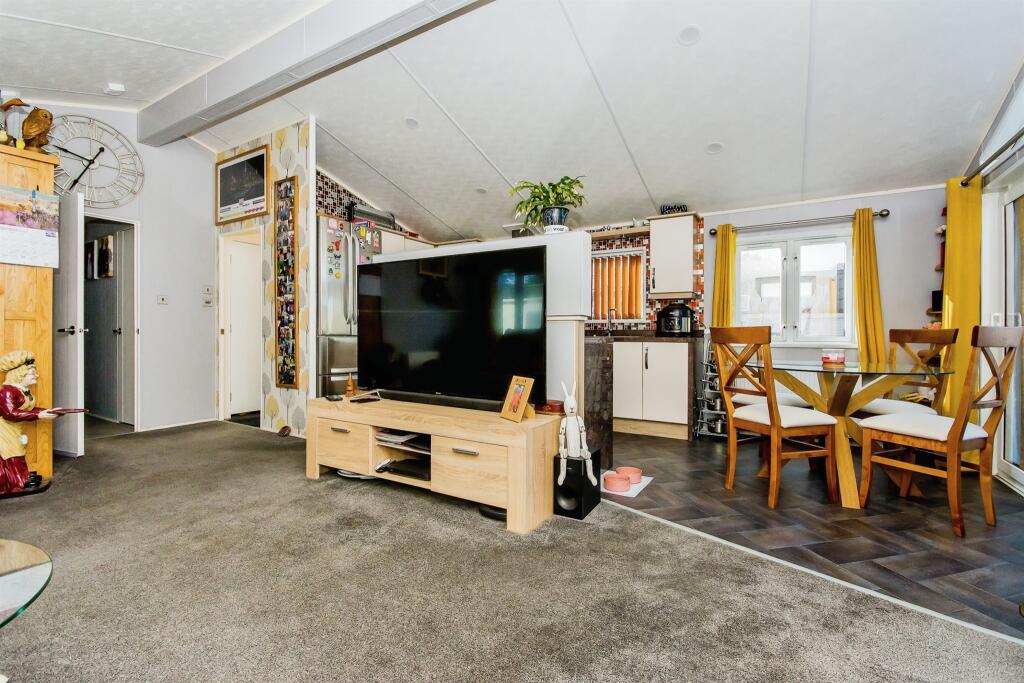 Open Plan Kitchen Diner Lounge
