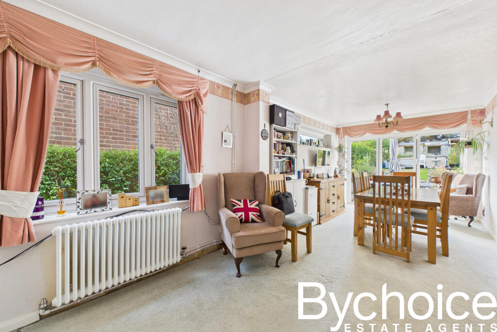 CAM05454G0-PR0057-STILL012