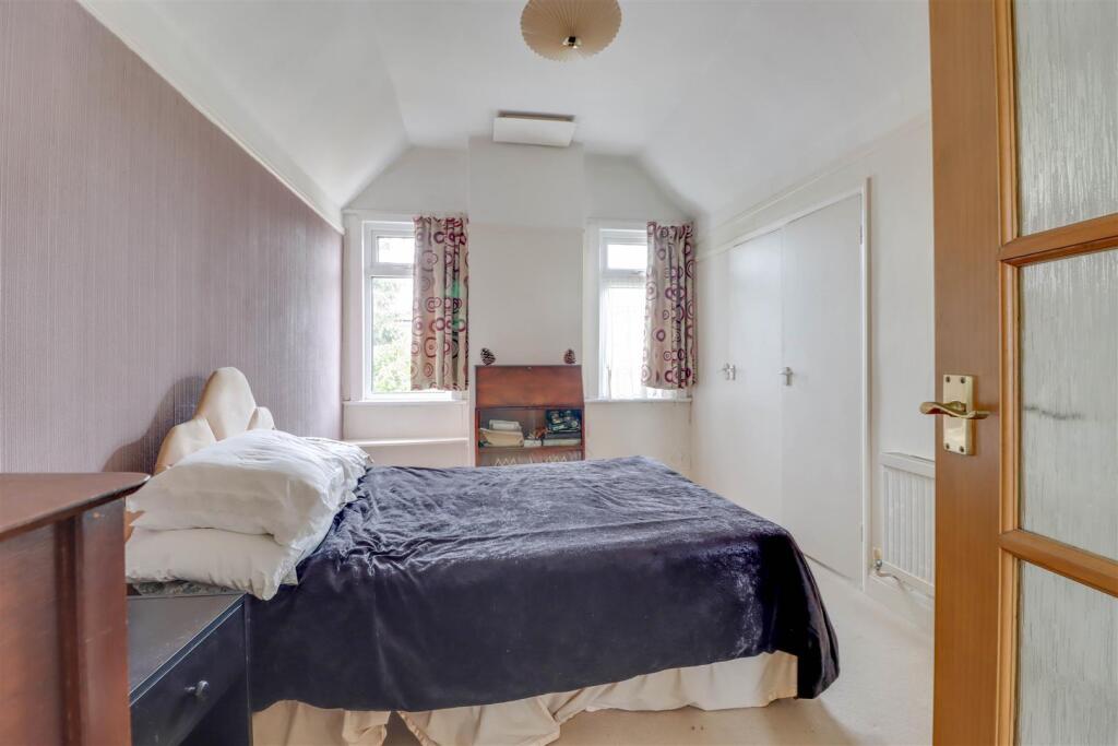 3 GLEBE ROAD WICKFORD-4.jpg