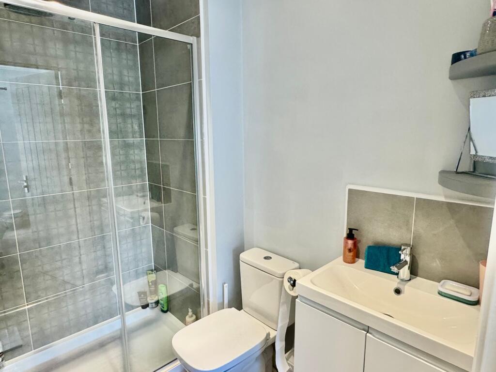En-Suite Bathroom