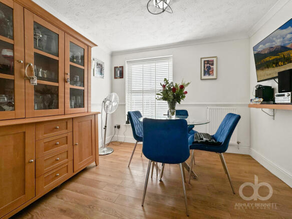 127762agx70394912img060000max656x437