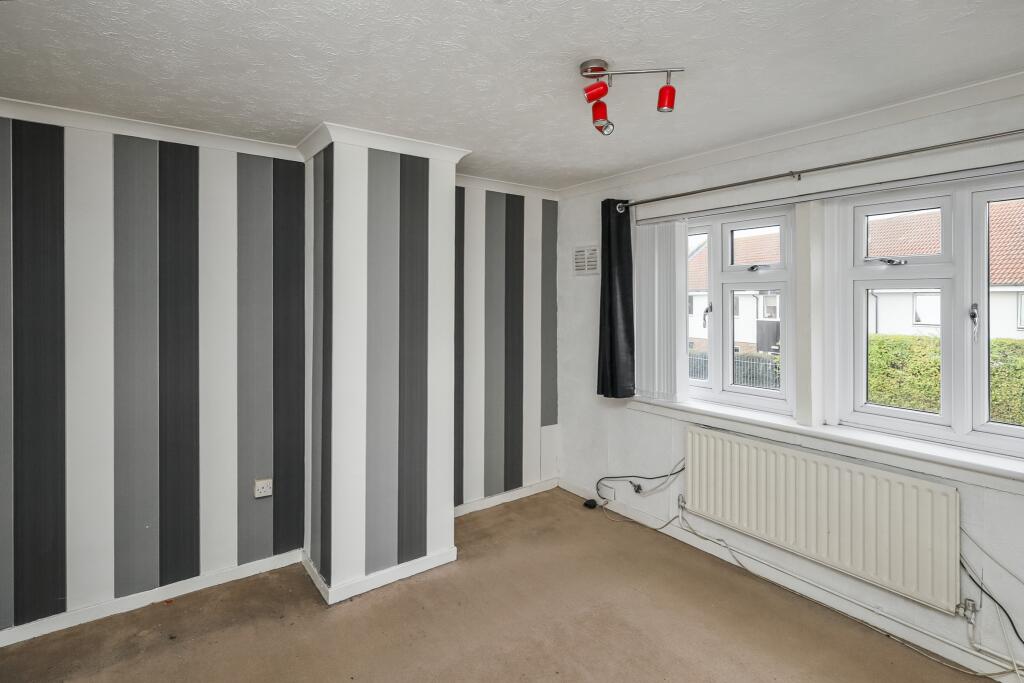 8 Colne Drive, Romford RM3 9JX