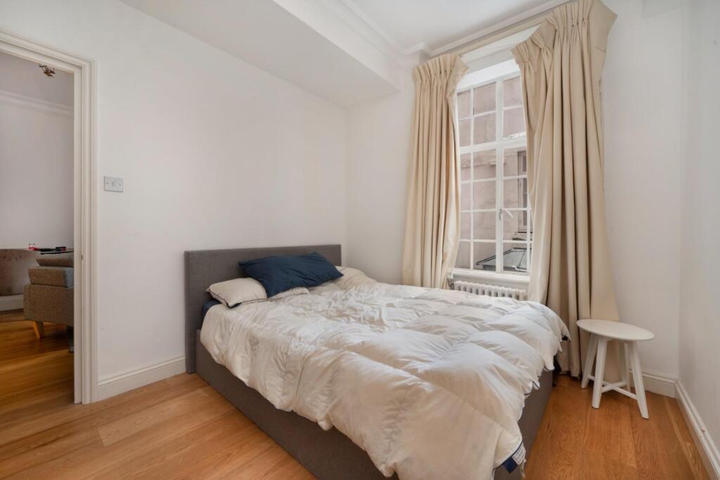 BEDROOM 1 c.jpg