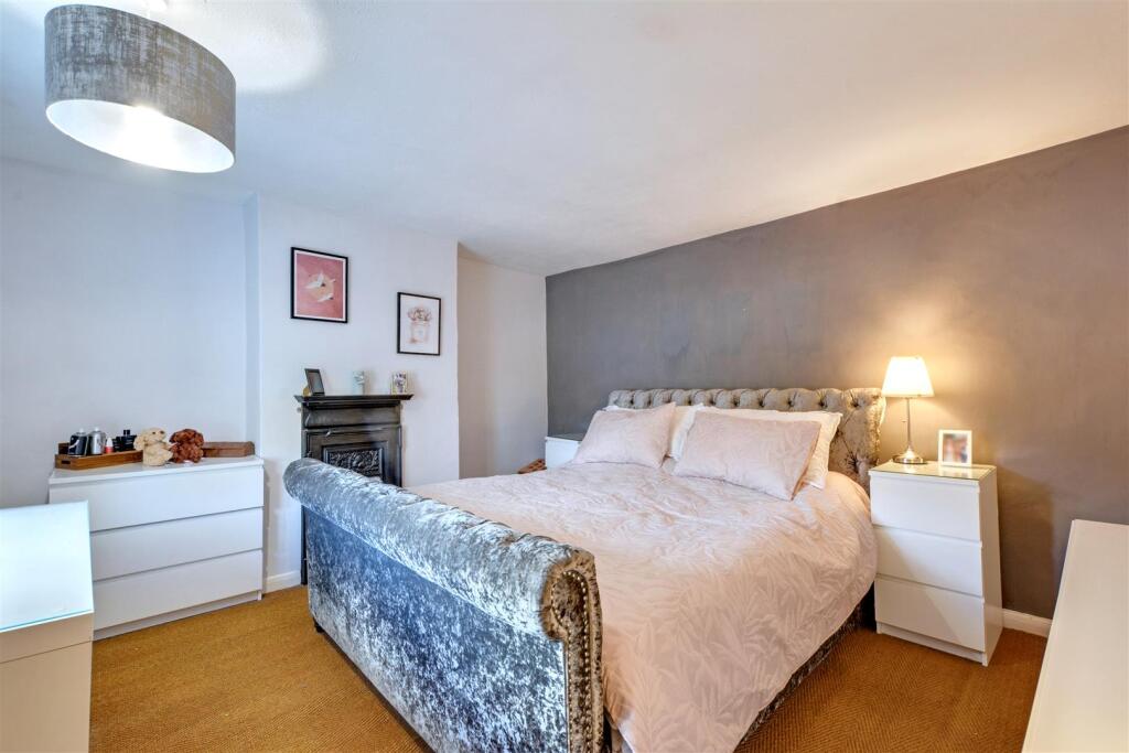 Bedroom One_3.jpeg