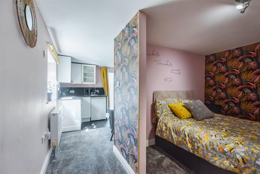 Annex Bedroom_2.jpeg