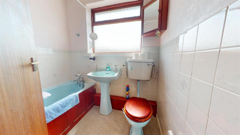 Stanley Avenue Bathroom