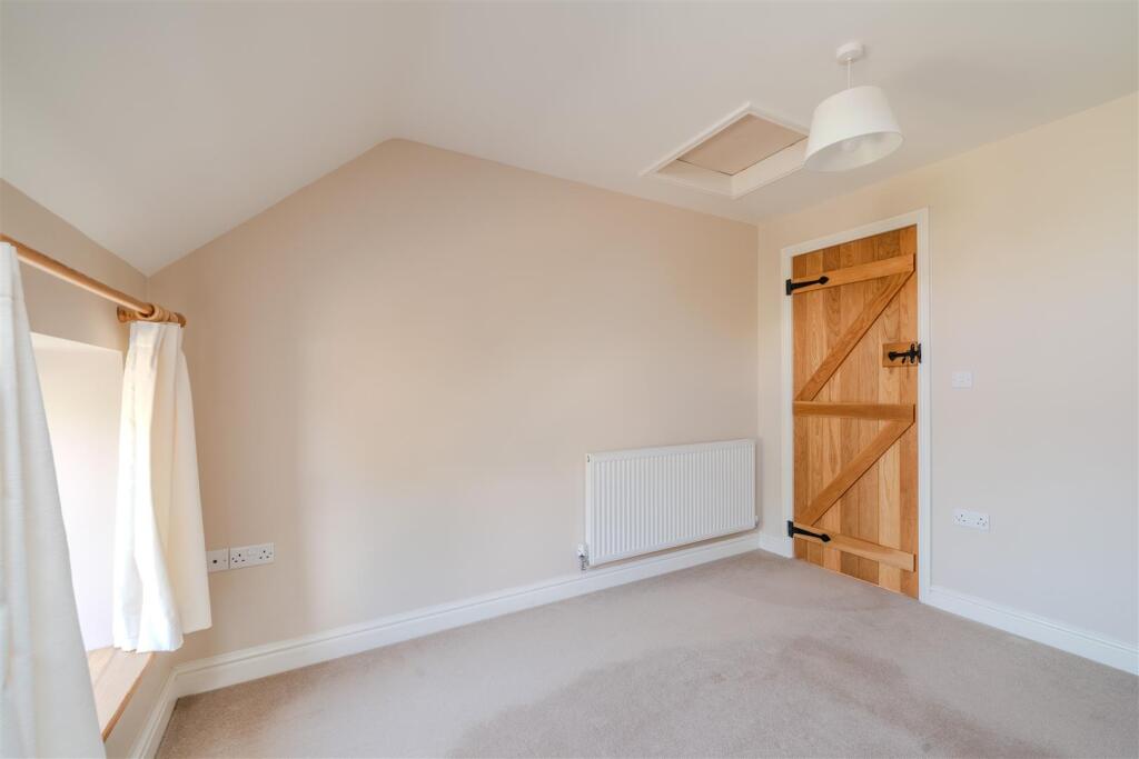Bedroom2-2.jpg