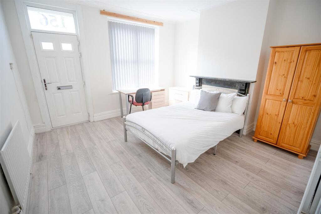 156 crookes bedroom1.jpg