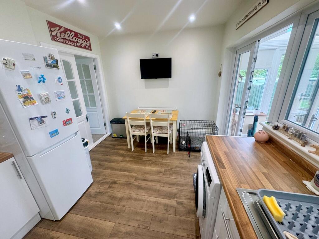 Kitchen/Dining Room
