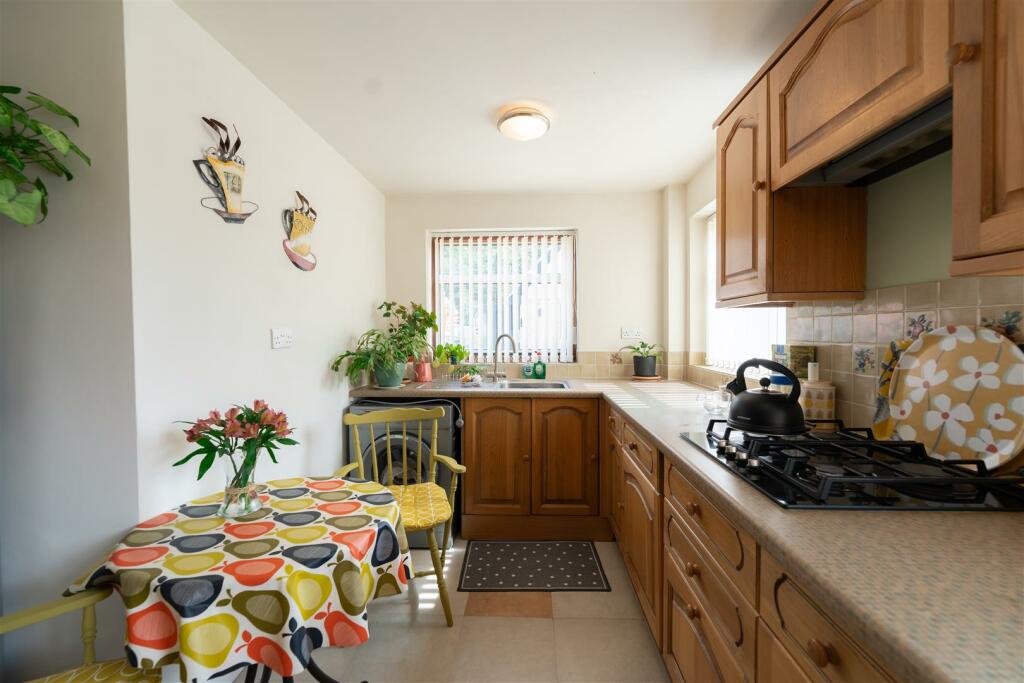 Kitchen 1.jpg