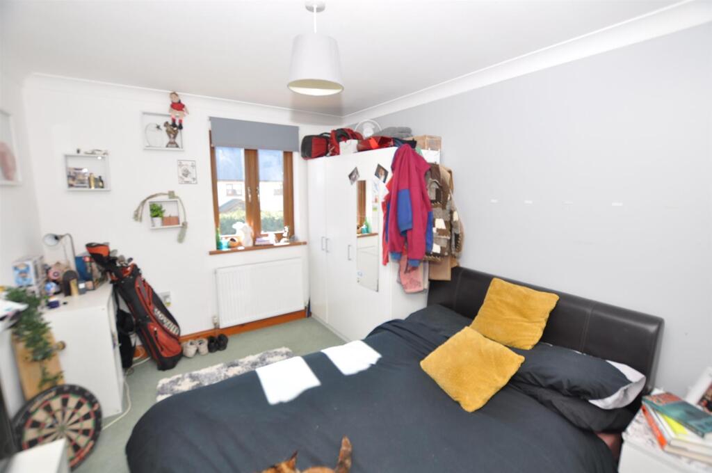 Rear bedroom 2