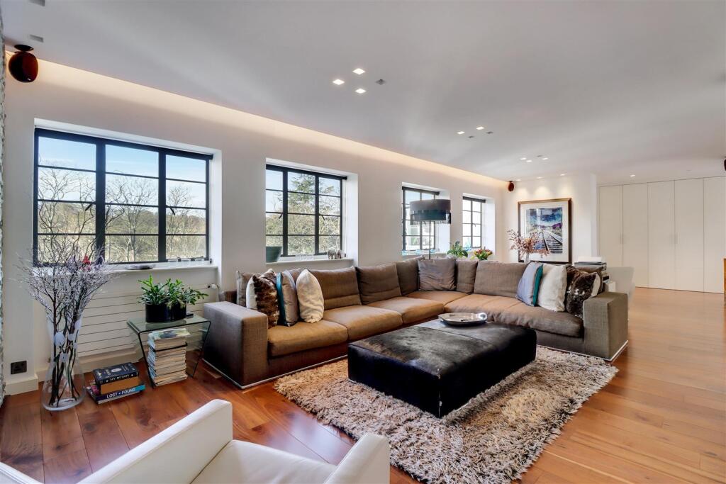 LOUNGE WIDE 2.jpg