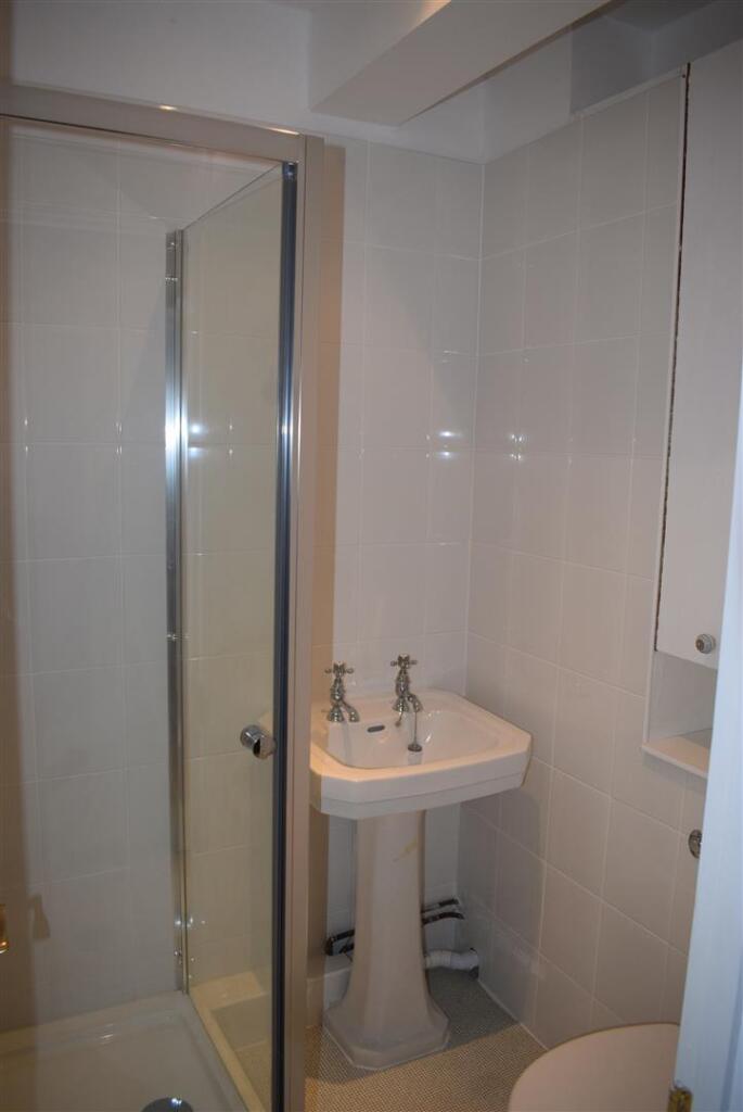Shower Room.jpg