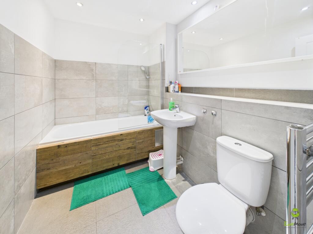 Nicoleta Ewemove Bexleyheath Darwin Avenue The Bri