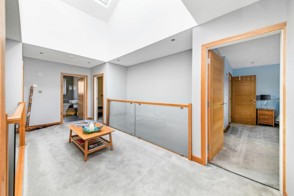 TOP FLOOR LANDING