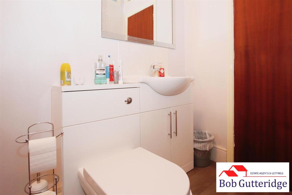 FIRST FLOOR SHOWER ROOM