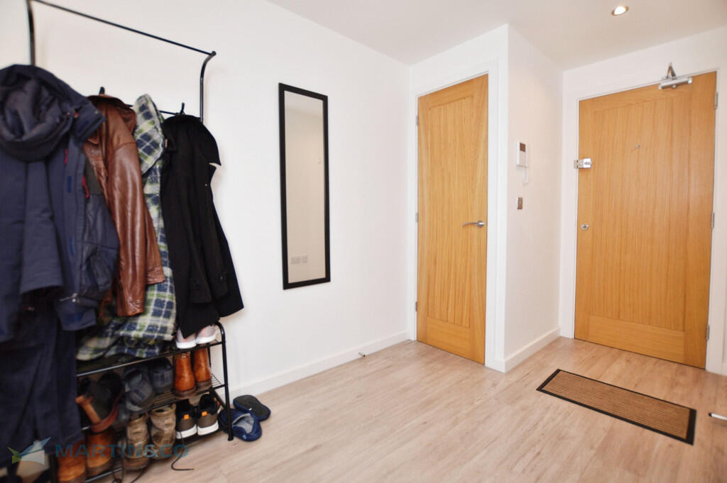 0be3cece-Entrance...