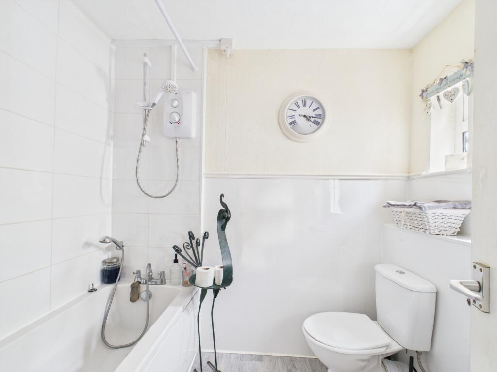 CAM01740G0-PR0353-STILL004