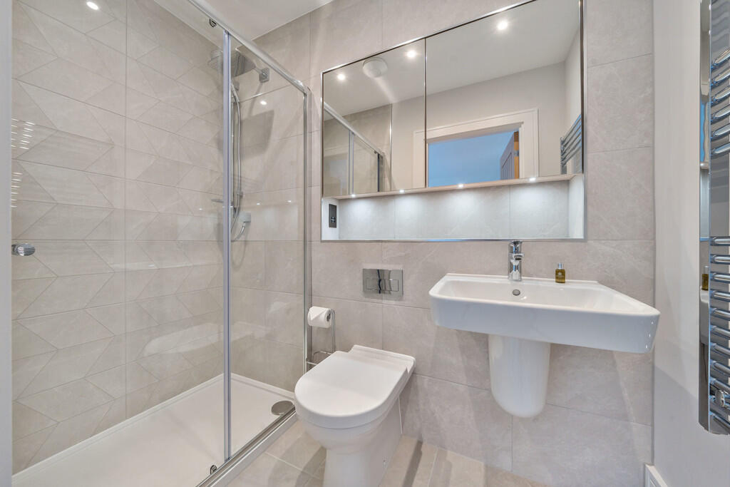 Bedroom One Ensui...