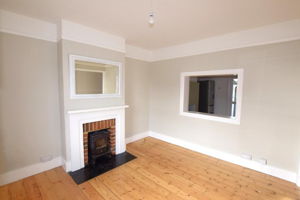 Living Room (2)