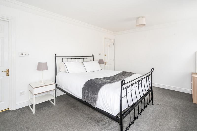 Top-Floor-Apartment-_c2f4-6158-509d-f56d-0a0d-1ac7