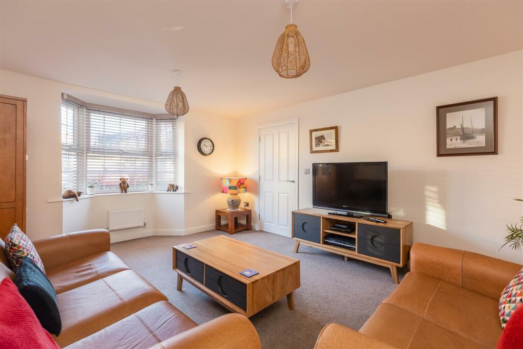 Derwent Road 85 Sitting Room-2.jpg