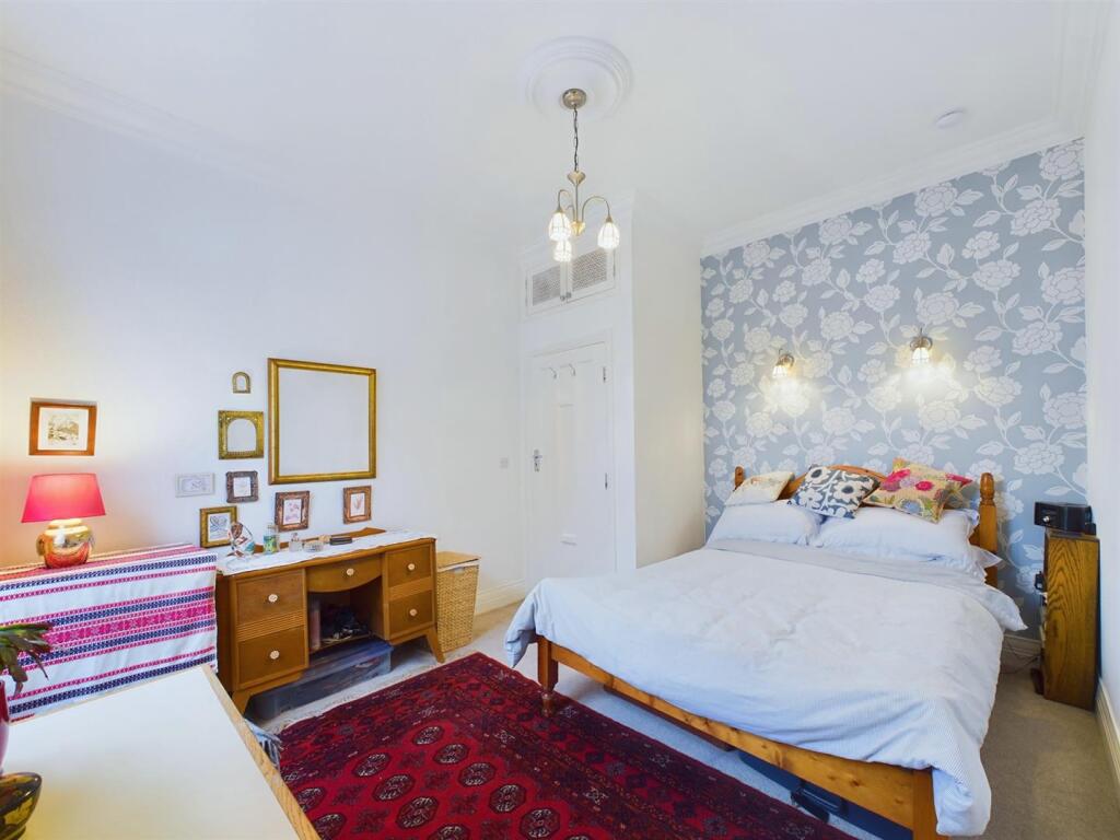Bedroom: