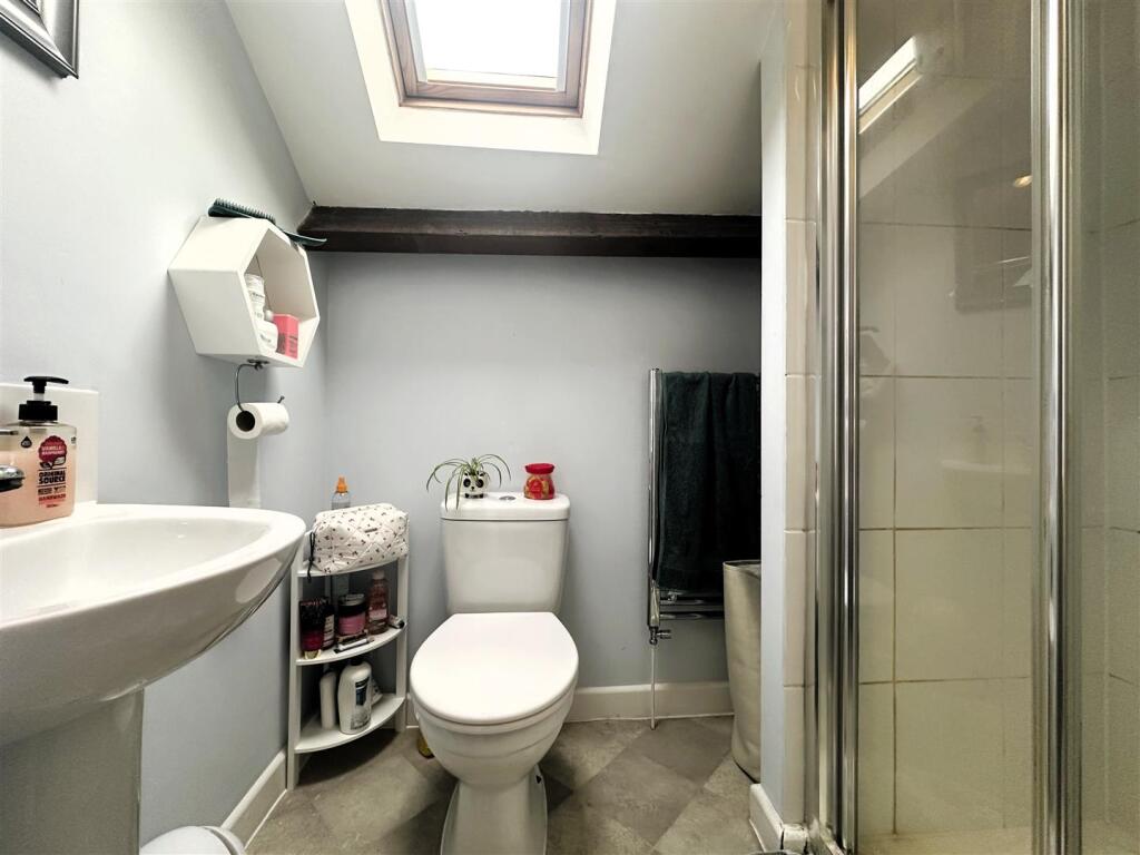 Bedroom 5 En-Suite.jpg
