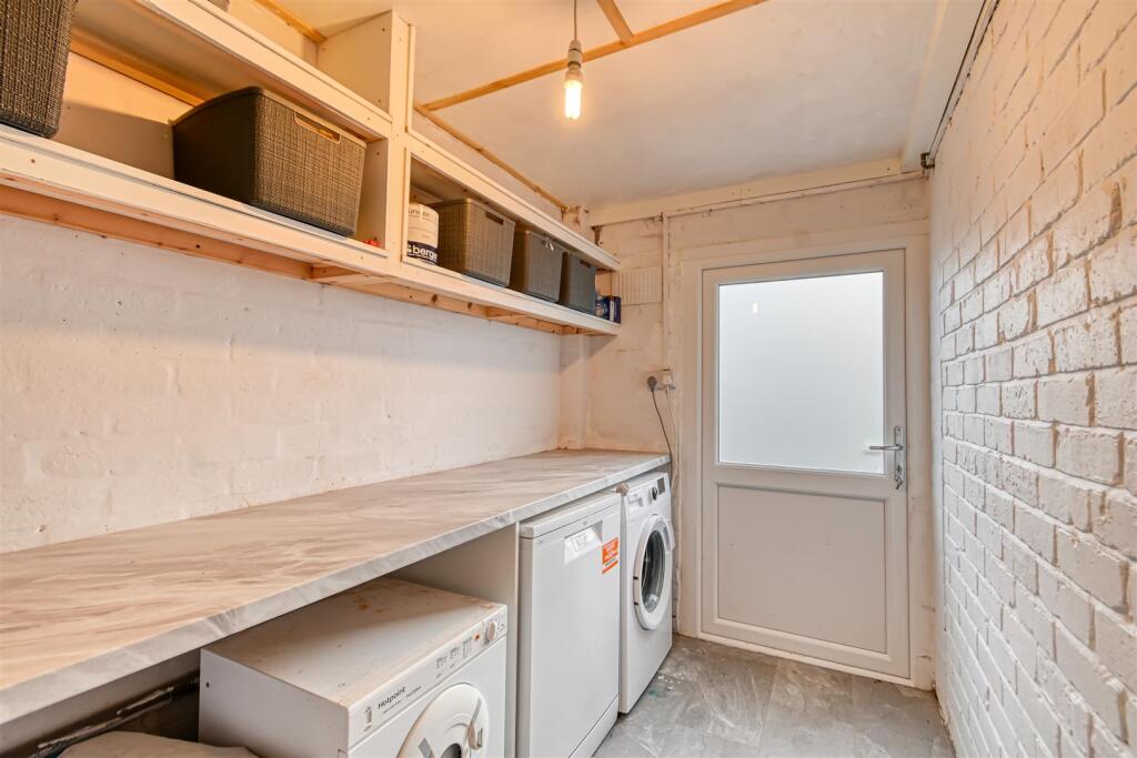 122 Victoria Road-11.jpg