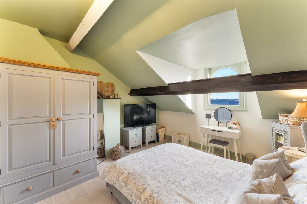 112 Chester Road, CW8 1JH._-7.jpg