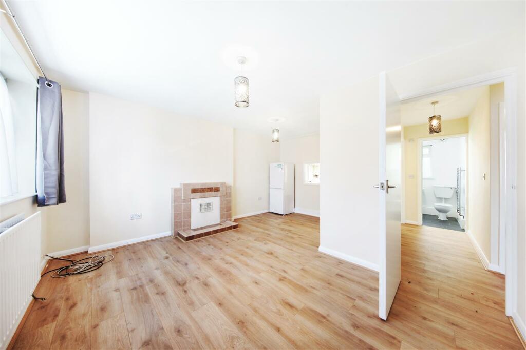 11 Oaklands Court, Harrow Road - Un4B2MSZ2bb4rik1s
