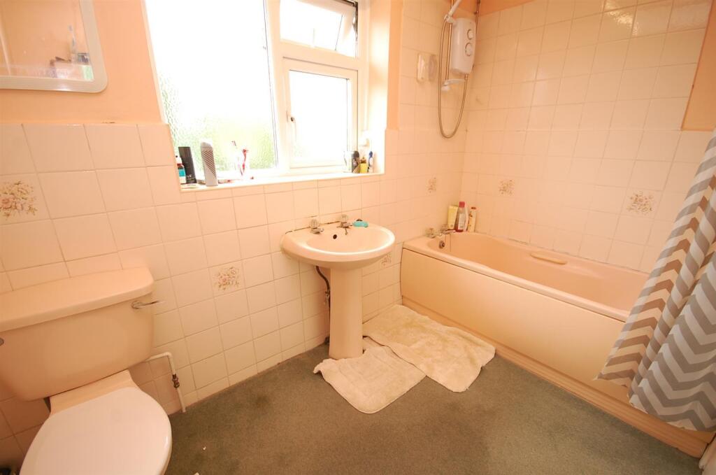 Bathroom.jpg