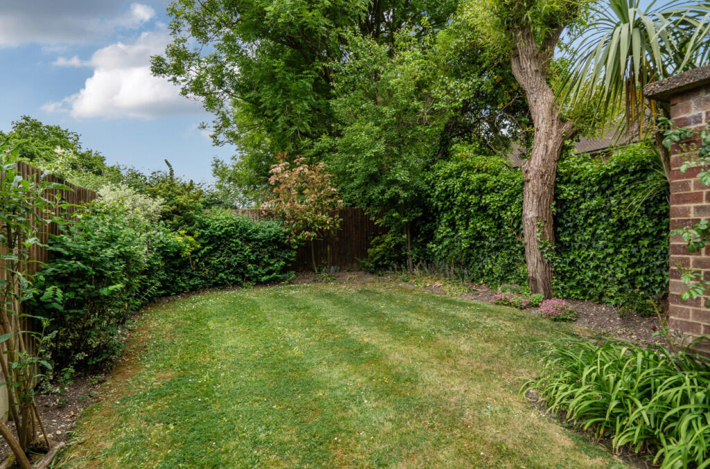 1293821-2-682f1f9...