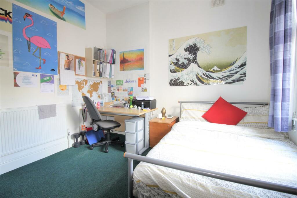 Bed 2.JPG