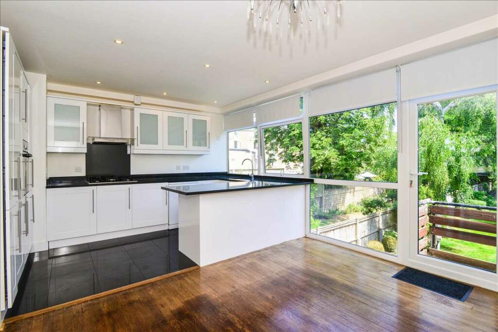 Kitchen dining room