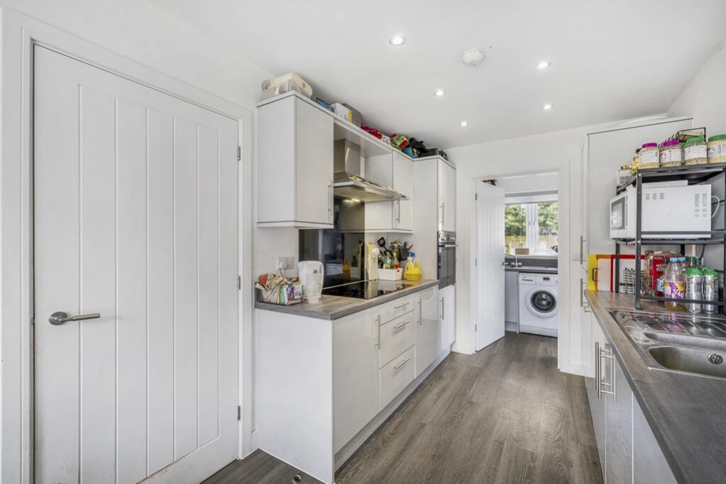 25 Dean Close (Weston)-16