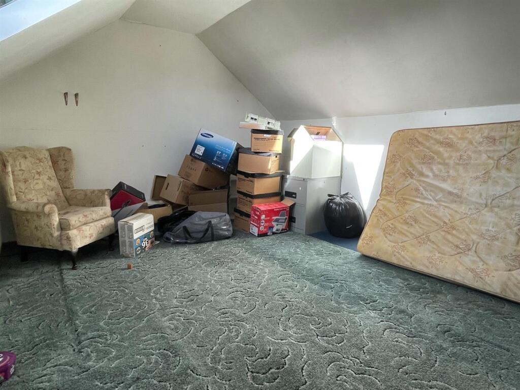 Loft Room.jpg
