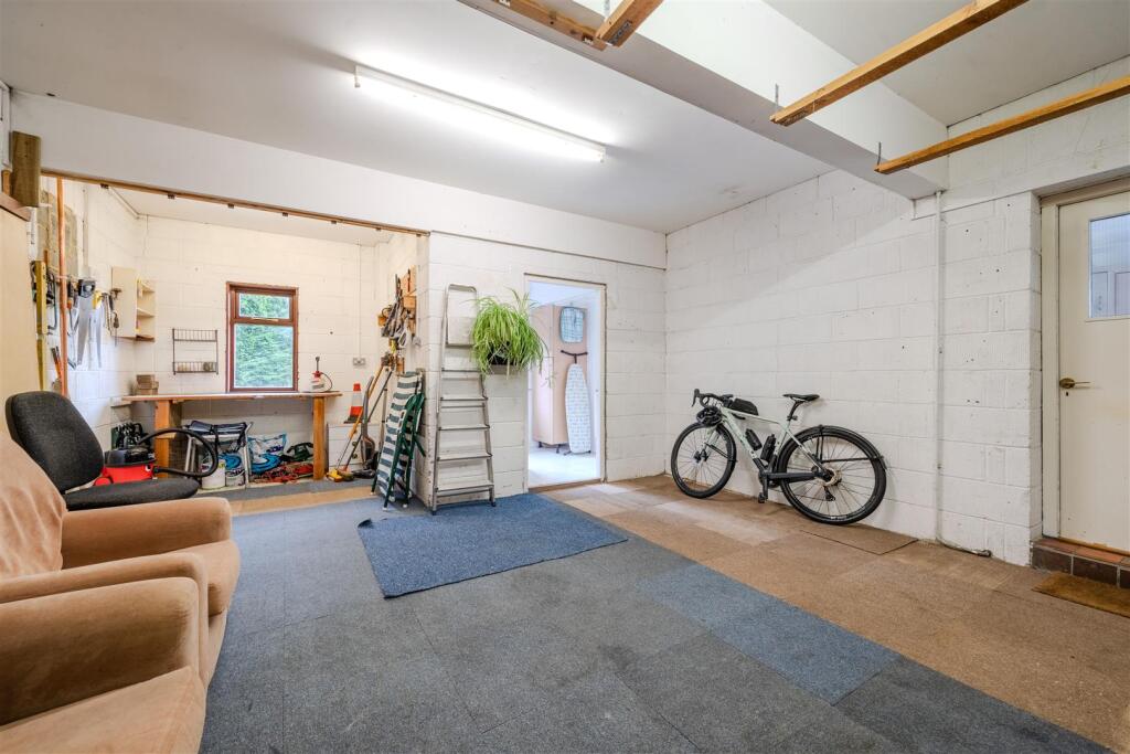 Garage-2.jpg