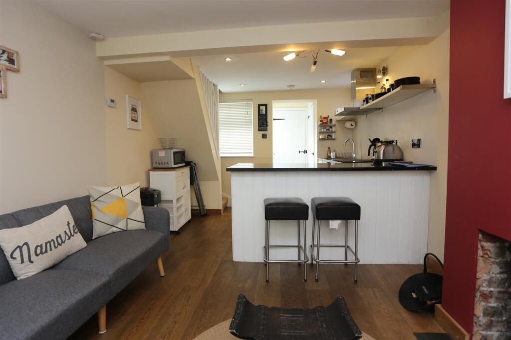 7 Frederick Gardens (16).JPG