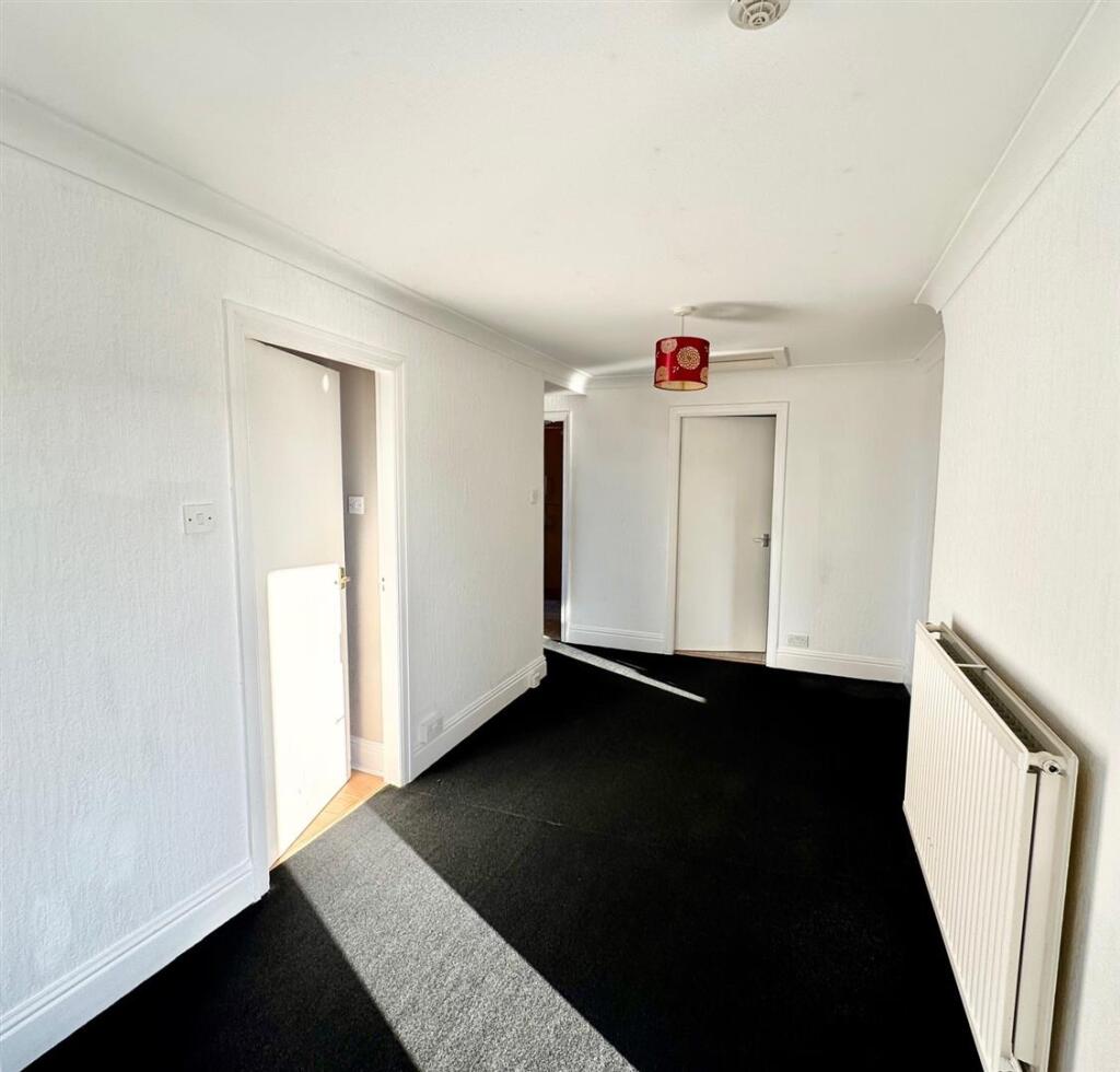 Hallway 2.jpg