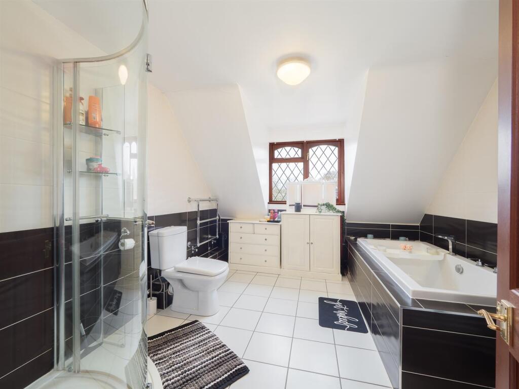 family bathroom 2