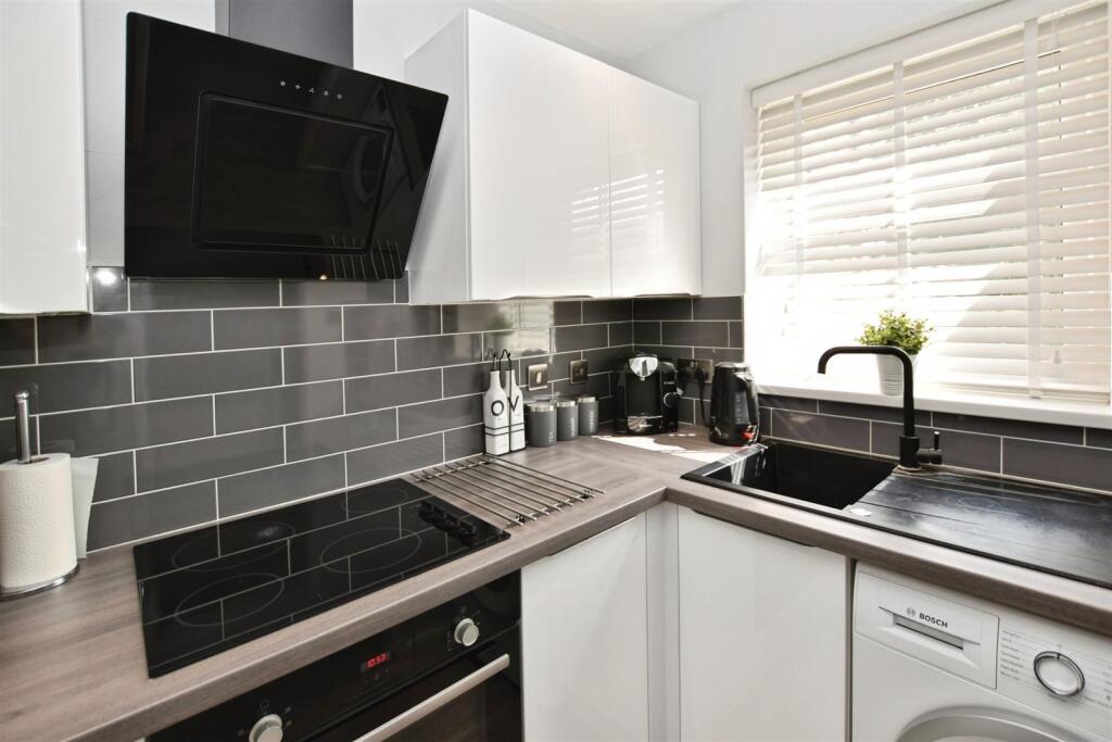 9cae4ff1-kit 20close.JPG