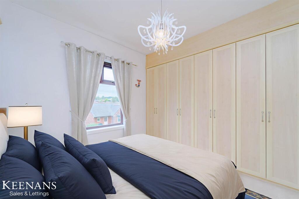 DSC01375 - Bedroom - Standard - 2.jpg