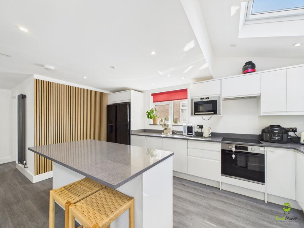  Presented by Nicoleta at EweMove Bexleyheath and 